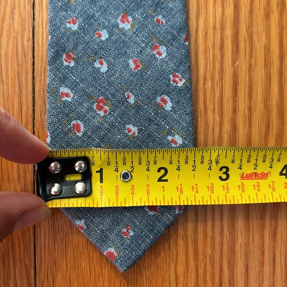 J Crew Factory The Cotton Tie (skinny) in chambray & red abstract floral pattern - Picture 10 of 15